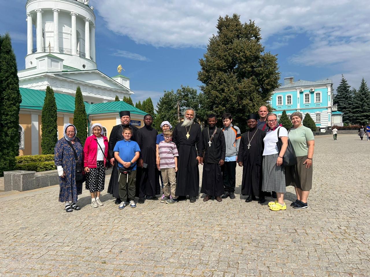 Паломники из Элисты побывали в Оптиной пустыни