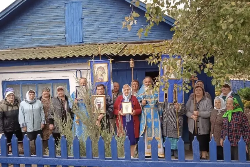 В Овате отметили престольный праздник в молитвенном доме Покрова Пресвятой Богородицы