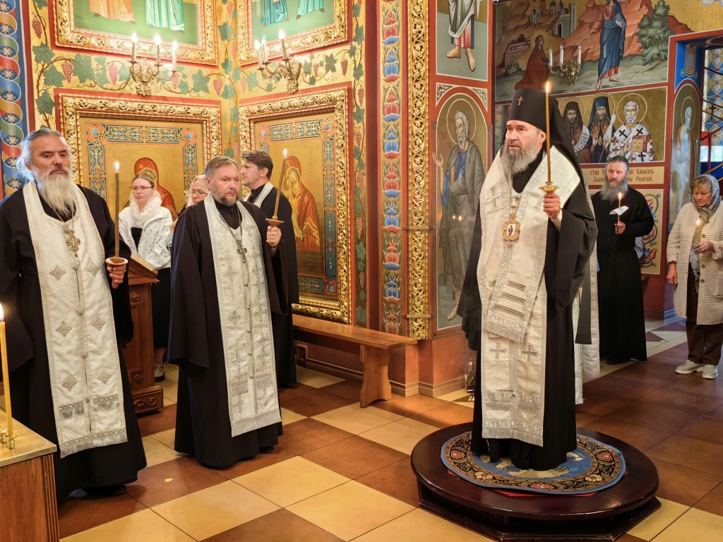 Архиепископ Юстиниан совершил панихиду по новопреставленному архиепископу Зосиме