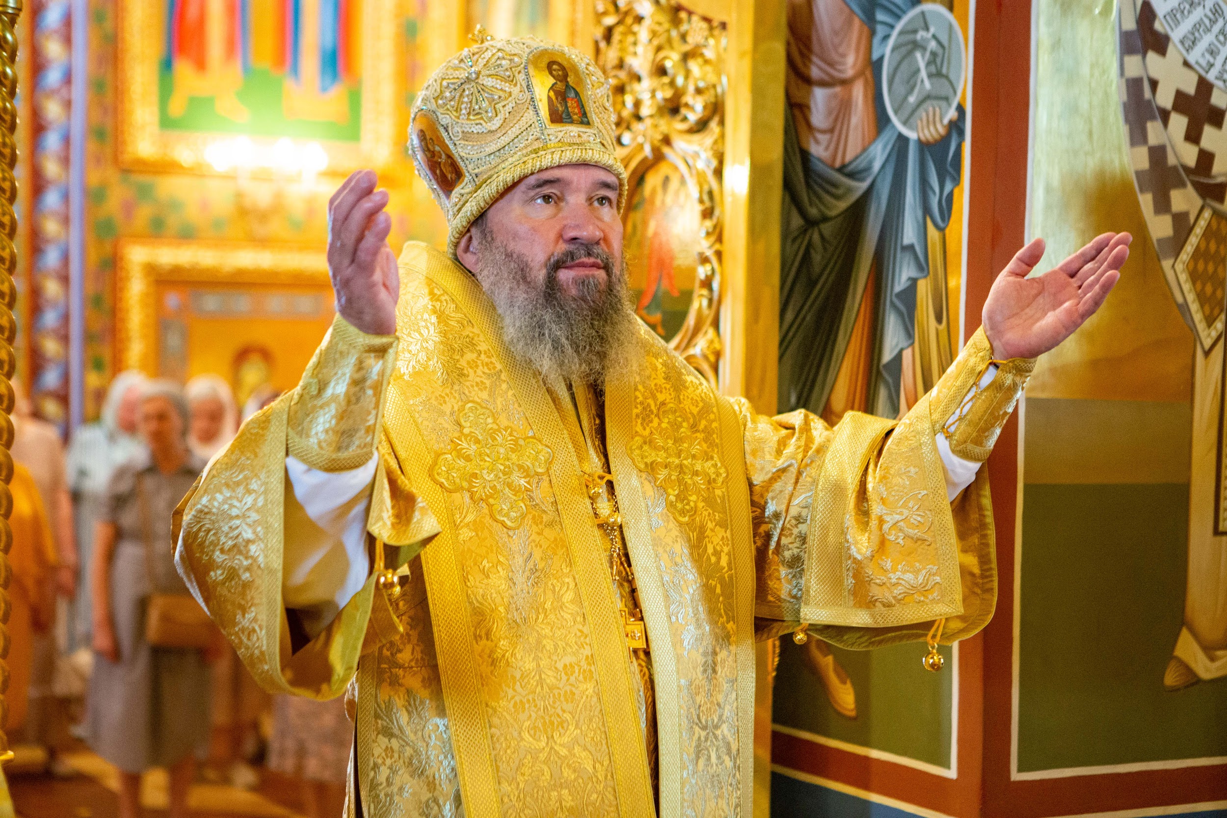 В праздник святых апостолов Петра и Павла архиепископ Юстиниан совершил Литургию в Казанском соборе Элисты 