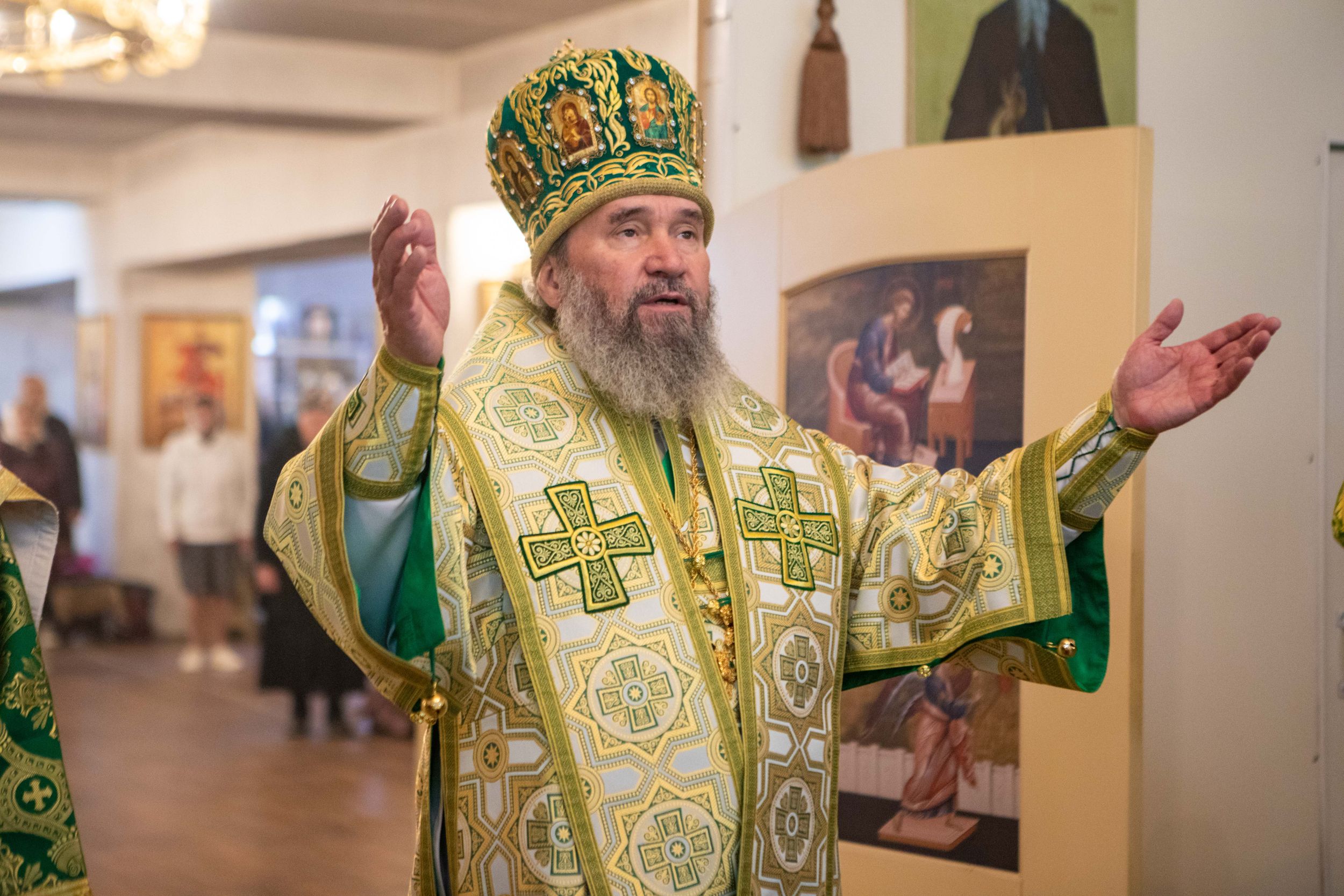В день преставления Сергия Радонежского архиепископ Юстиниан совершил Литургию в Софийском храме Элисты