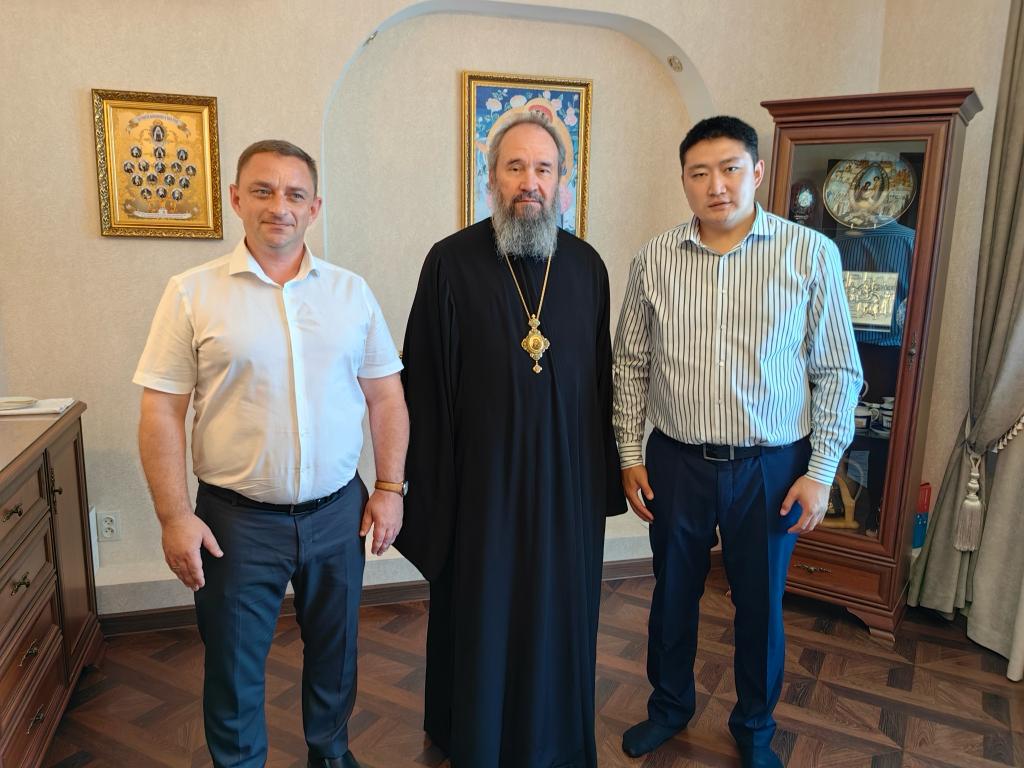 Архиепископ Юстиниан встретился с Максимом Сорокиным и Алдаром Лиджиковым