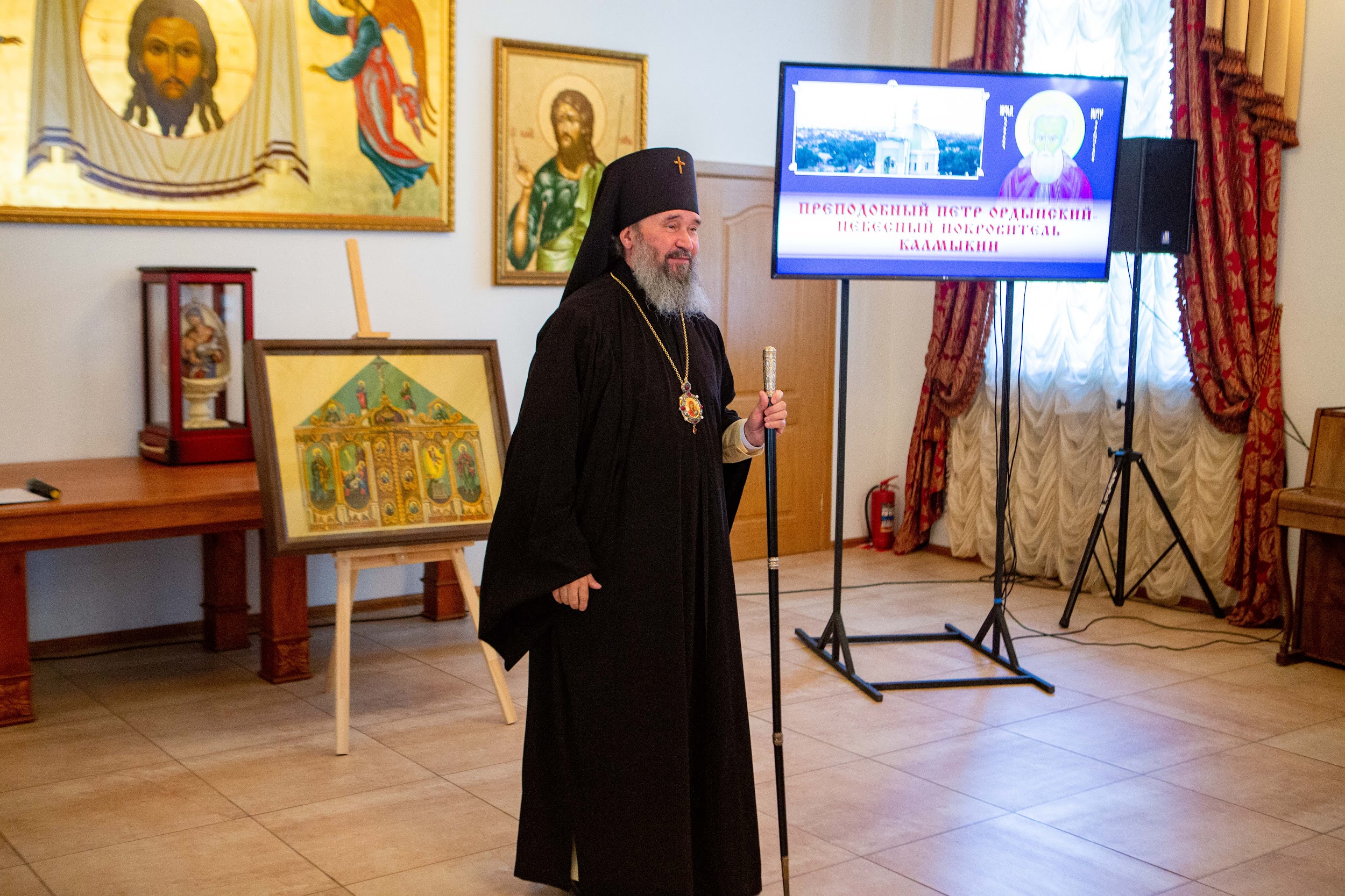 Архиепископ Юстиниан представил восстановленный эскиз иконостаса первой походной калмыцкой церкви 