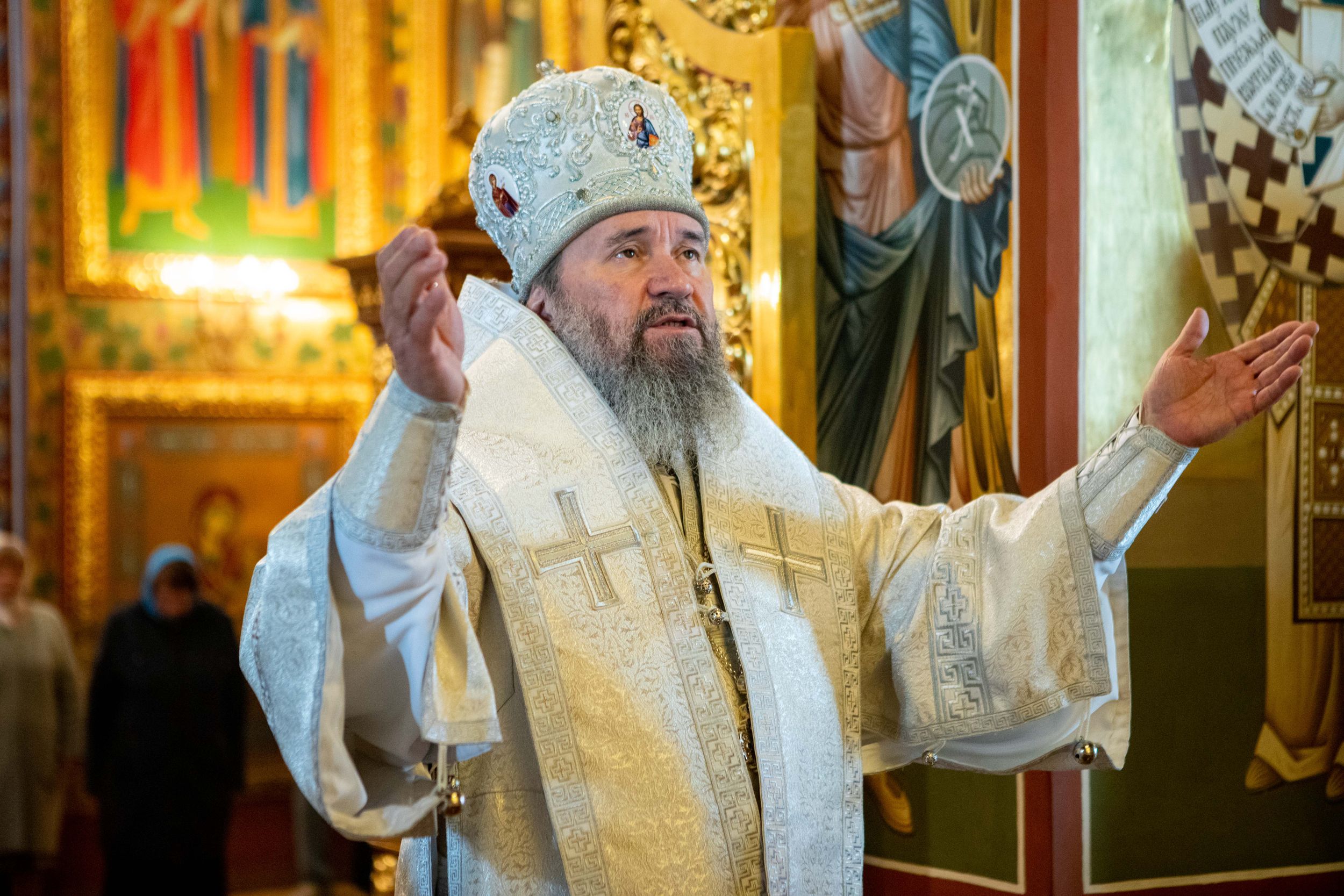 Архиепископ Юстиниан совершил Литургию в Казанском соборе Элисты