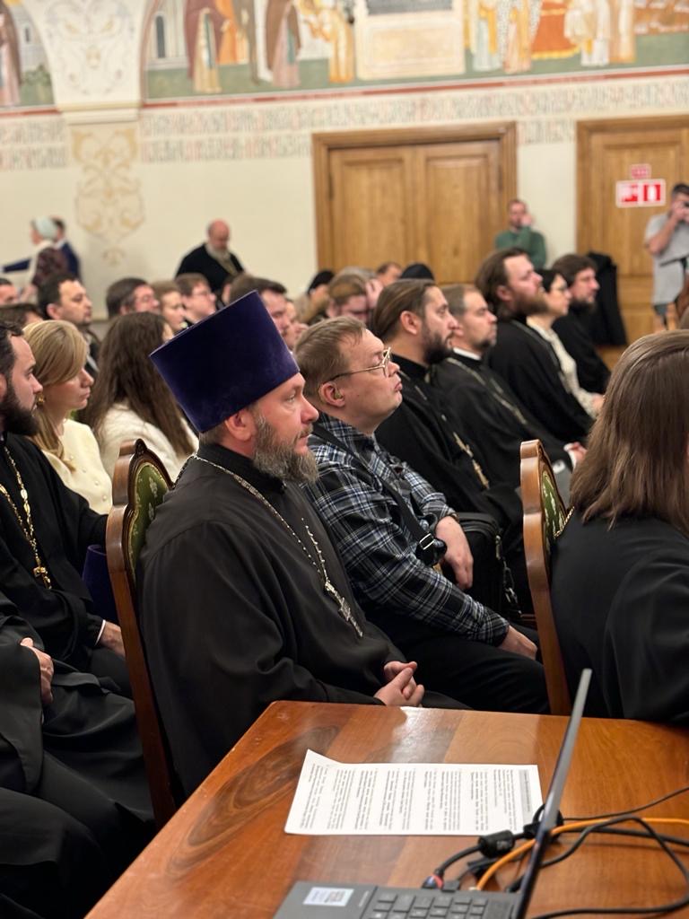 Секретарь Элистинской епархии протоиерей Алексей Грищенко принял участие во встрече с Владимиром Легойдой
