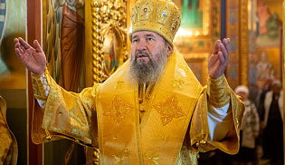 Архиепископ Юстиниан совершил Литургию в Казанском соборе Элисты 