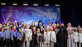 Архиепископ Юстиниан посетил  Рождественский праздник для детей города Элисты 