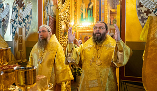 В Элисте состоялись торжества в честь 80-летия Явления Христа Спасителя