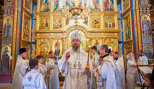 В канун праздника Вознесения архиепископ Юстиниан совершил всенощное бдение в Казанском соборе Элисты 