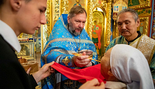 В праздник Покрова архиепископ Юстиниан совершил Литургию в Казанском соборе Элисты 