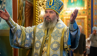 В праздник Рождества Пресвятой Богородицы архиепископ Юстиниан совершил Литургию в Казанском соборе Элисты