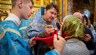 В праздник Покрова архиепископ Юстиниан совершил Литургию в Казанском соборе Элисты 