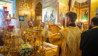 В Элисте состоялись торжества в честь 80-летия Явления Христа Спасителя