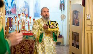 В день преставления Сергия Радонежского архиепископ Юстиниан совершил Литургию в Софийском храме Элисты