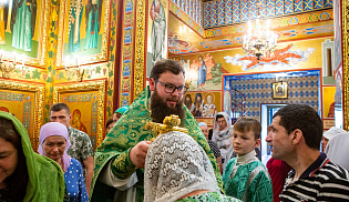 В День Святого Духа архиепископ Юстиниан совершил Литургию и помянул убиенного протоирея Николая Котельникова