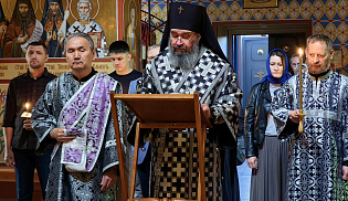Архиепископ Юстиниан совершил последование Царских часов