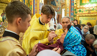 В Элисте состоялись торжества в честь 80-летия Явления Христа Спасителя