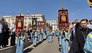 В праздник Донской иконы Божией Матери архиепископ Юстиниан принял участие в Литургии в Ростове-на-Дону