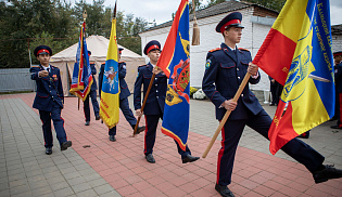 В Городовиковске открыли памятники Николаю II и цесаревичу Алексею