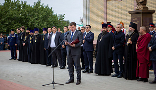В Городовиковске открыли памятники Николаю II и цесаревичу Алексею