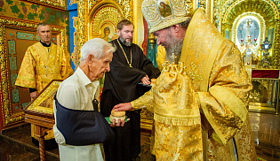 В праздник святых апостолов Петра и Павла архиепископ Юстиниан совершил Литургию в Казанском соборе Элисты 