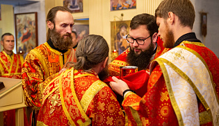 В день памяти Дмитрия Солунского архиепископ Юстиниан совершил Литургию в Софийском храме Элисты