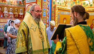 В день памяти Серафима Саровского архиепископ Юстиниан совершил Литургию в Казанском соборе Элисты 