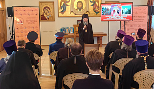 Архиепископ Юстиниан совершил Литургию в храме-кибитке в память священников-просветителей Калмыкии