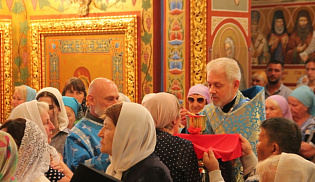 В праздник Успения Пресвятой Богородицы архиепископ Юстиниан совершил Литургию в Казанском соборе Элисты 