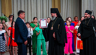 Архиепископ Юстиниан приветствовал артистов и зрителей Пасхального концерта