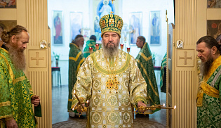 В день преставления Сергия Радонежского архиепископ Юстиниан совершил Литургию в Софийском храме Элисты