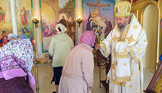 В Покровскую родительскую субботу архиепископ Юстиниан совершил Литургию в Яшалте
