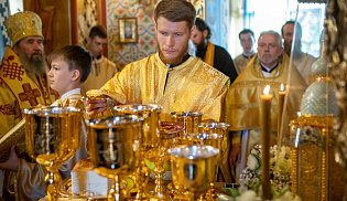 В Элисте состоялись торжества в честь 80-летия Явления Христа Спасителя