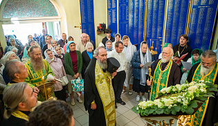 В день преставления Сергия Радонежского архиепископ Юстиниан совершил Литургию в Софийском храме Элисты