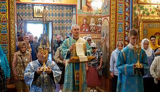 В праздник Покрова архиепископ Юстиниан совершил Литургию в Казанском соборе Элисты 