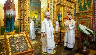 В праздник Крещения архиепископ Юстиниан совершил ночное богослужение в Казанском соборе Элисты