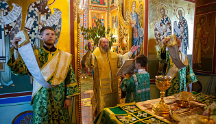 В День Святого Духа архиепископ Юстиниан совершил Литургию и помянул убиенного протоирея Николая Котельникова