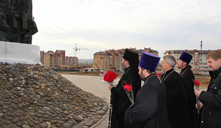 Архиепископ Юстиниан почтил память жертв депортации