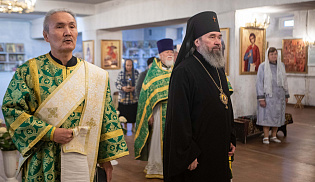 В день преставления Сергия Радонежского архиепископ Юстиниан совершил Литургию в Софийском храме Элисты
