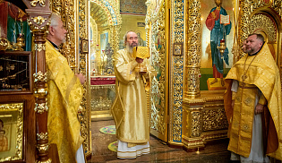 Архиепископ Юстиниан совершил Литургию в Казанском соборе Элисты 