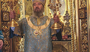 Архиепископ Юстиниан совершил Литургию в Казанском соборе Элисты 