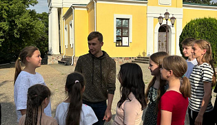 Шахматист Сергей Карякин посетил Казанский собор и пообщался с воспитанниками Воскресной школы