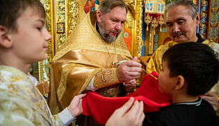 Архиепископ Юстиниан совершил Литургию в Казанском соборе Элисты 