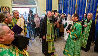 В день преставления Сергия Радонежского архиепископ Юстиниан совершил Литургию в Софийском храме Элисты