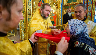 Архиепископ Юстиниан совершил Литургию в Казанском соборе Элисты 