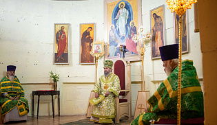 В день преставления Сергия Радонежского архиепископ Юстиниан совершил Литургию в Софийском храме Элисты