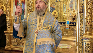 Архиепископ Юстиниан совершил Литургию в Казанском соборе Элисты 