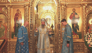 В канун Рождества Пресвятой Богородицы архиепископ Юстиниан совершил всенощное бдение в Казанском соборе Элисты