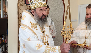 В Покровскую родительскую субботу архиепископ Юстиниан совершил Литургию в Яшалте