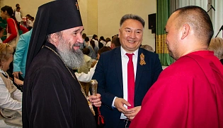 Архиепископ Юстиниан приветствовал артистов и зрителей Пасхального концерта